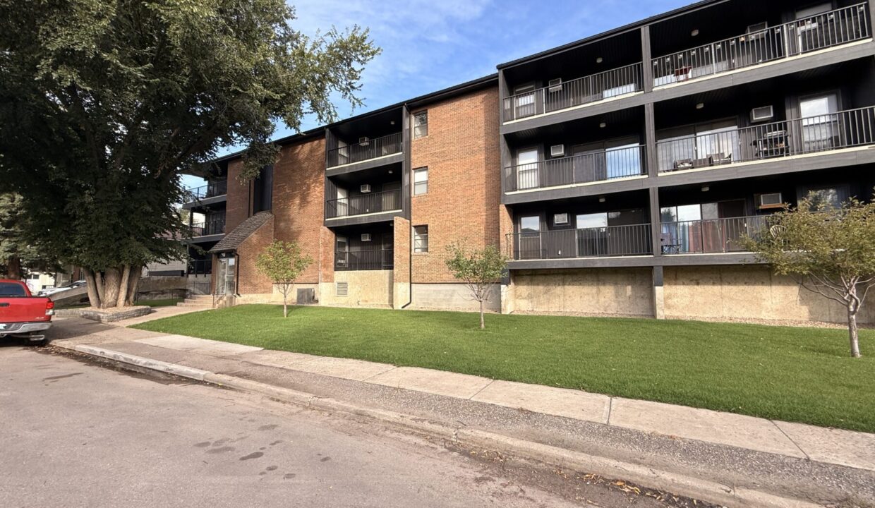 204 218 2 St