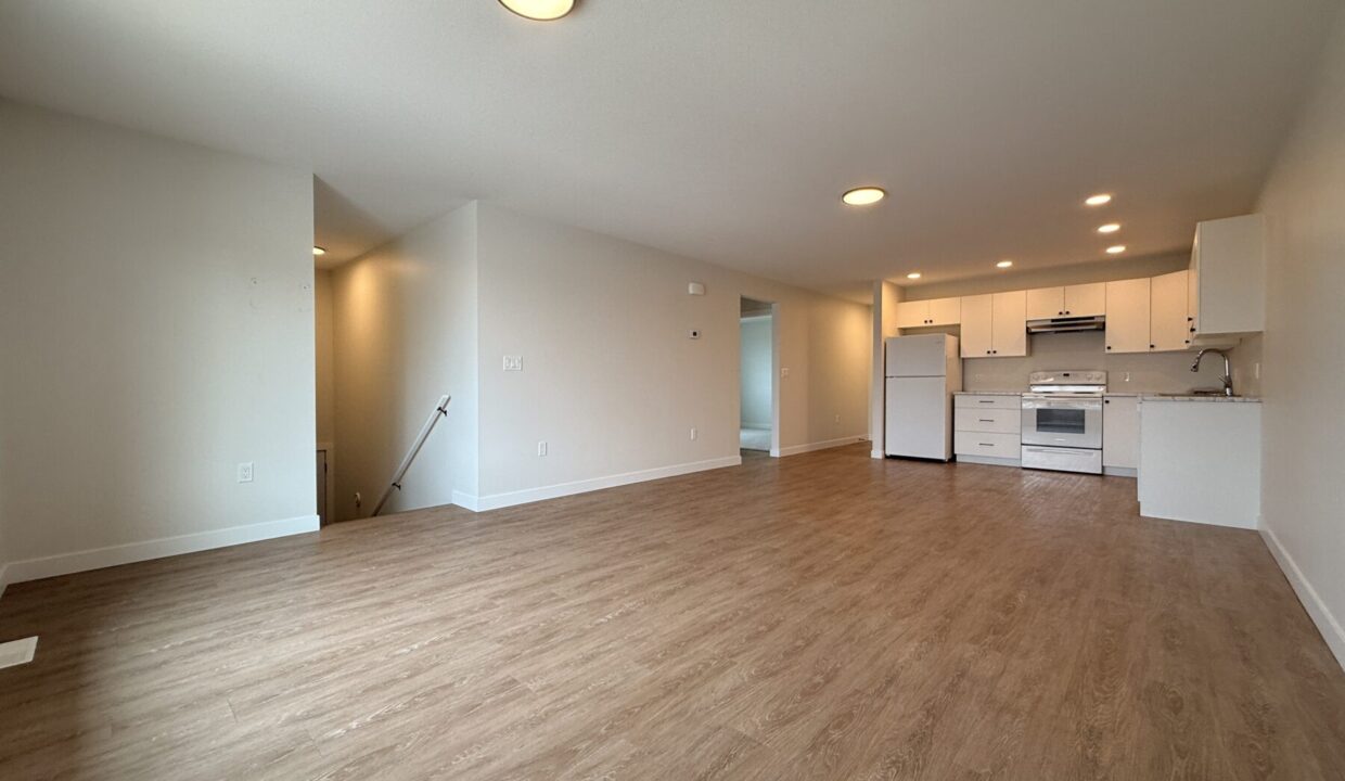 6 130 2 St