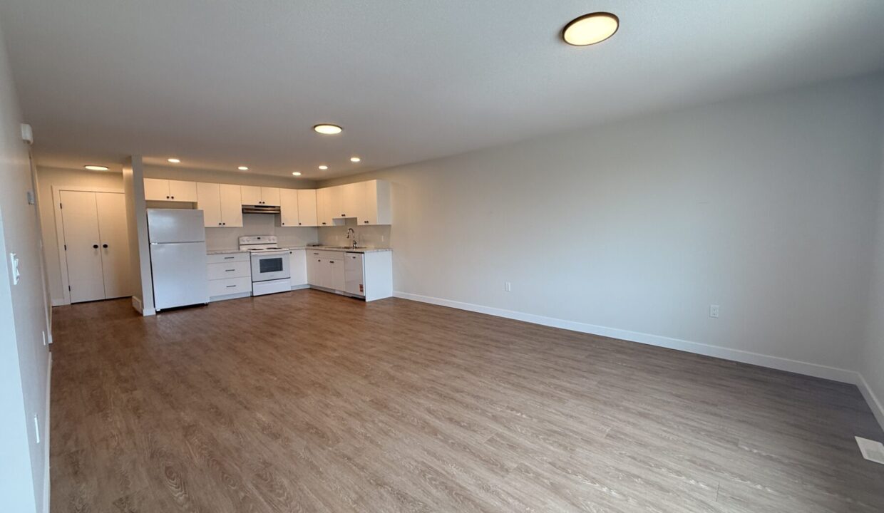 6 130 2 St