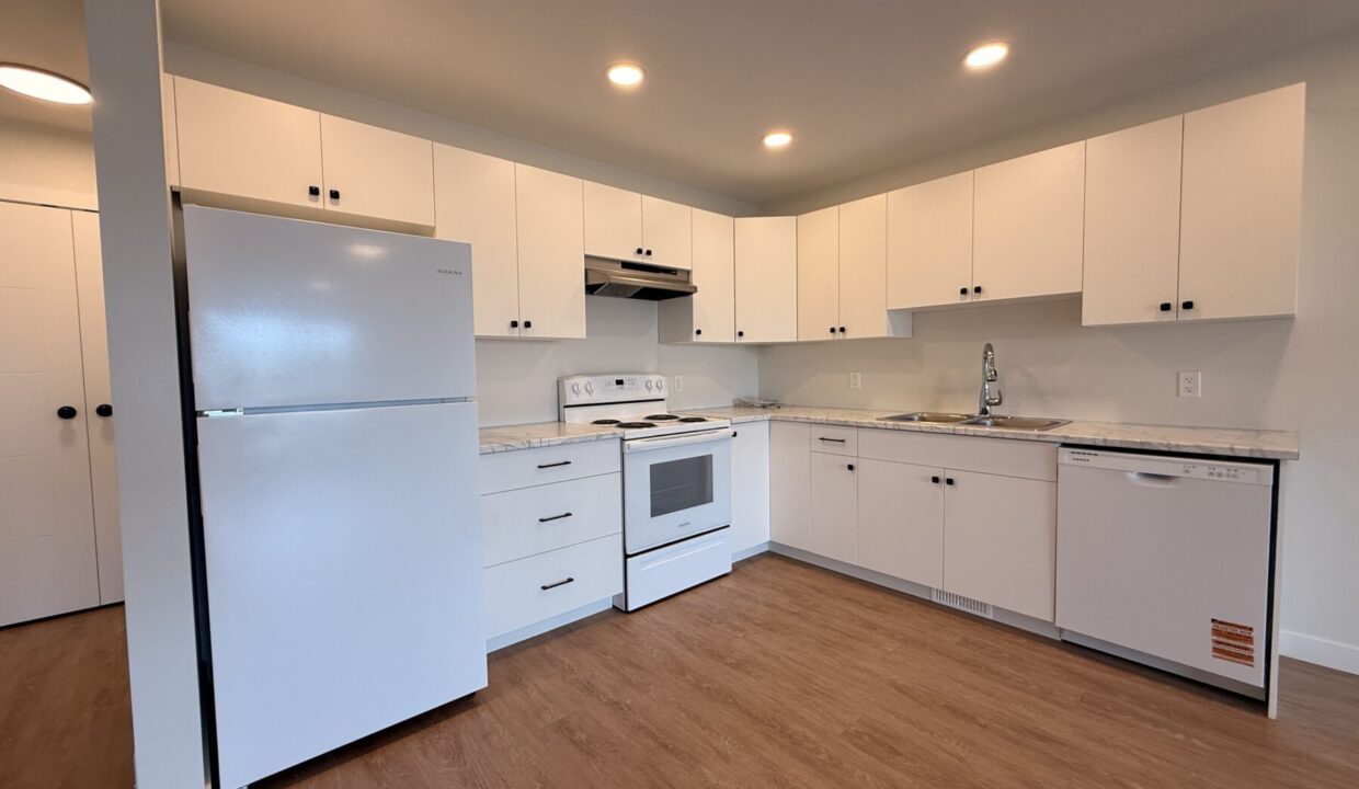 6 130 2 St
