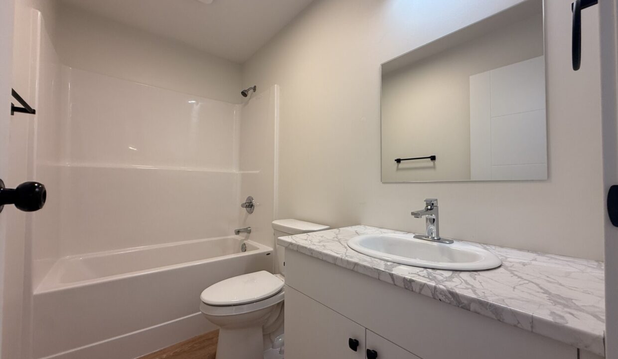 6 130 2 St