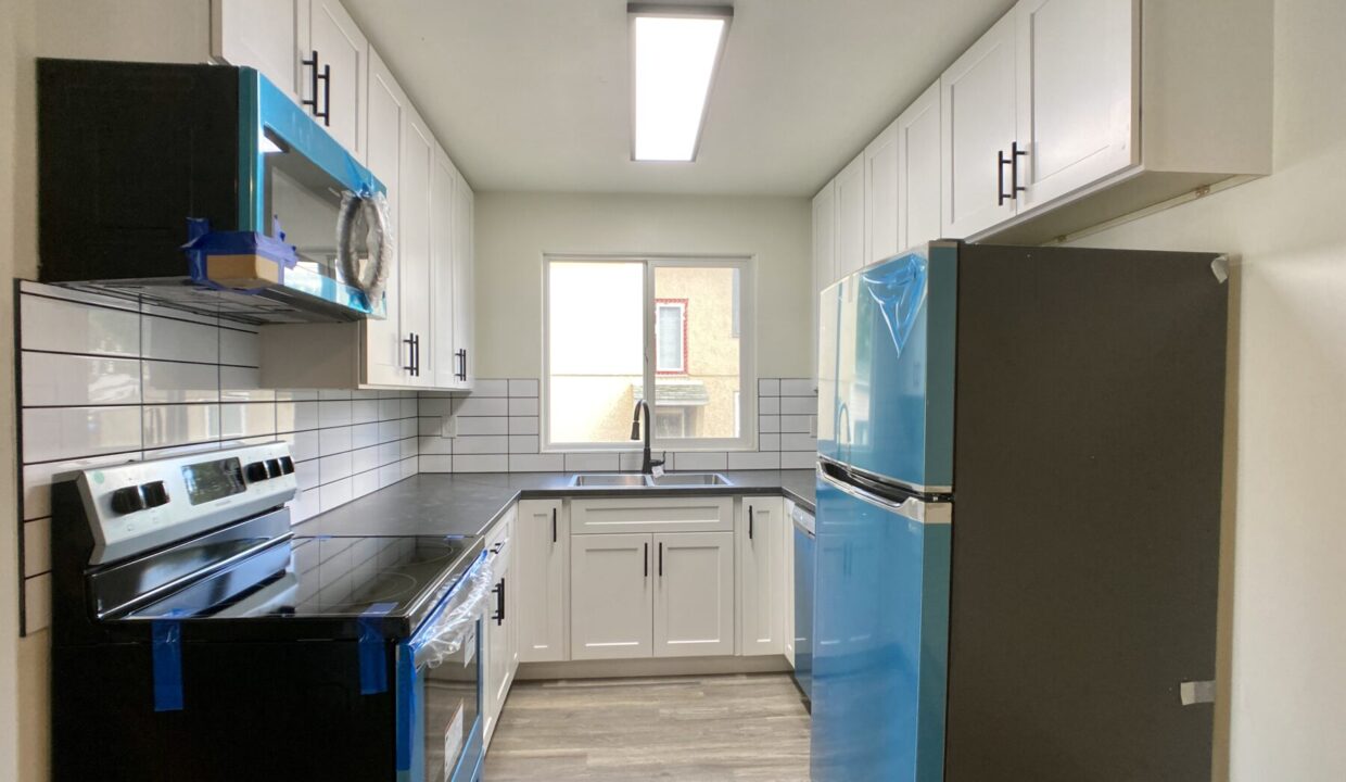 739 5 Ave