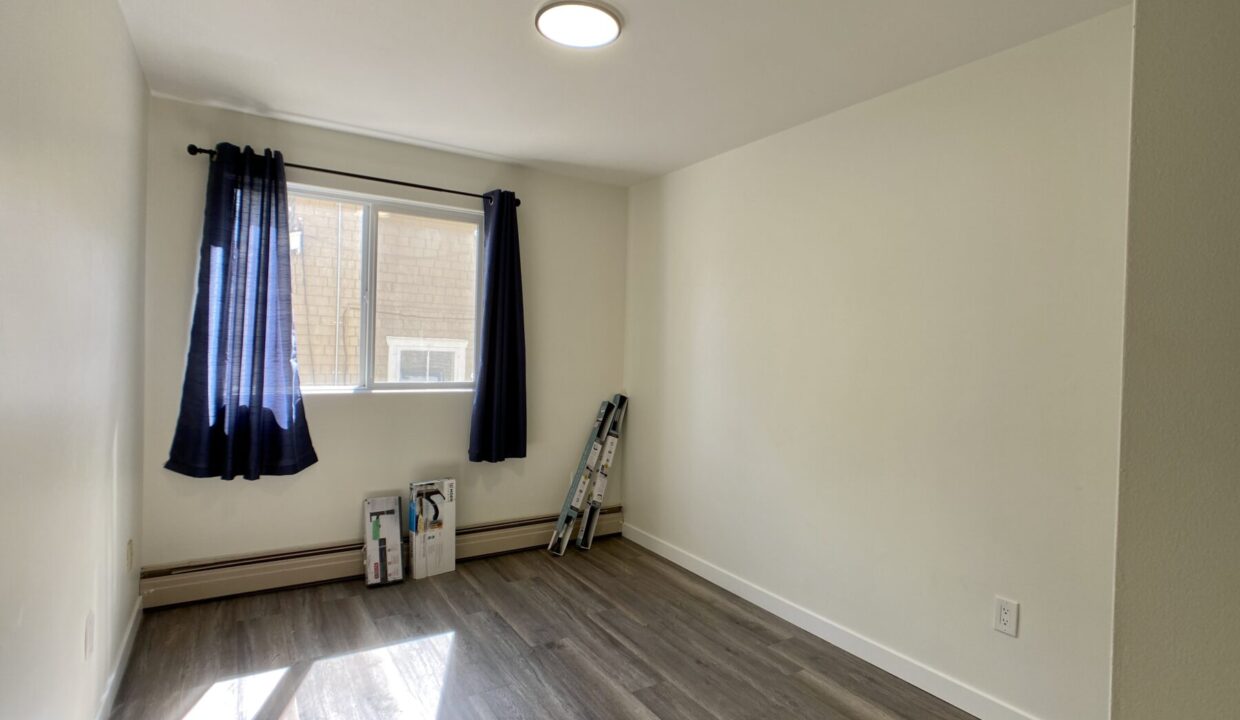 739 5 Ave