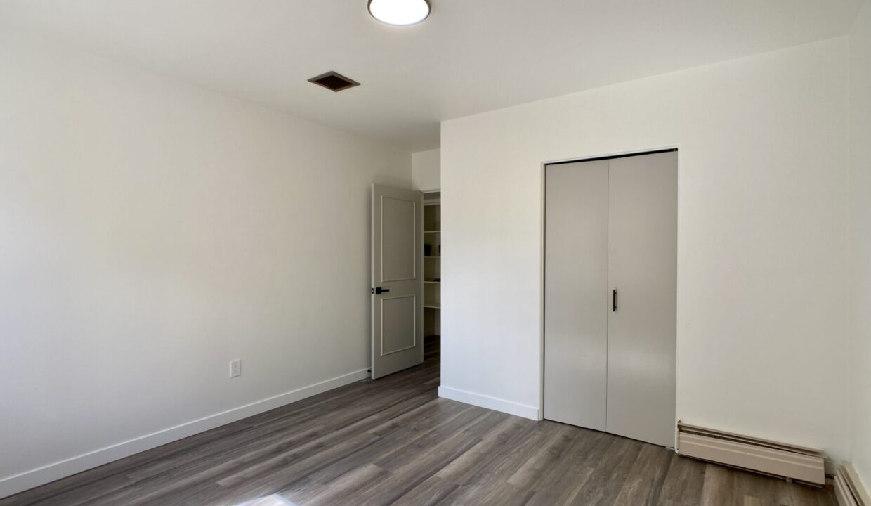739 5 Ave