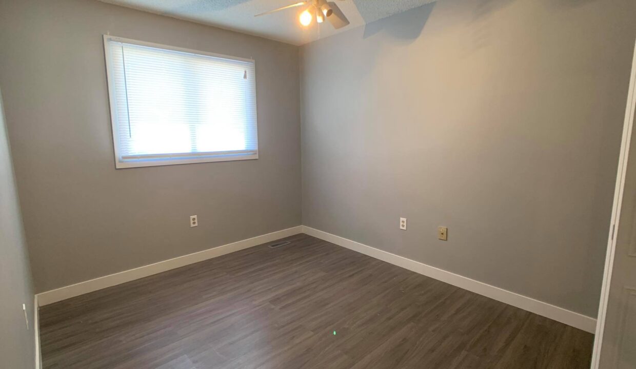 (est) 18 Rossmere Pl SE (1)
