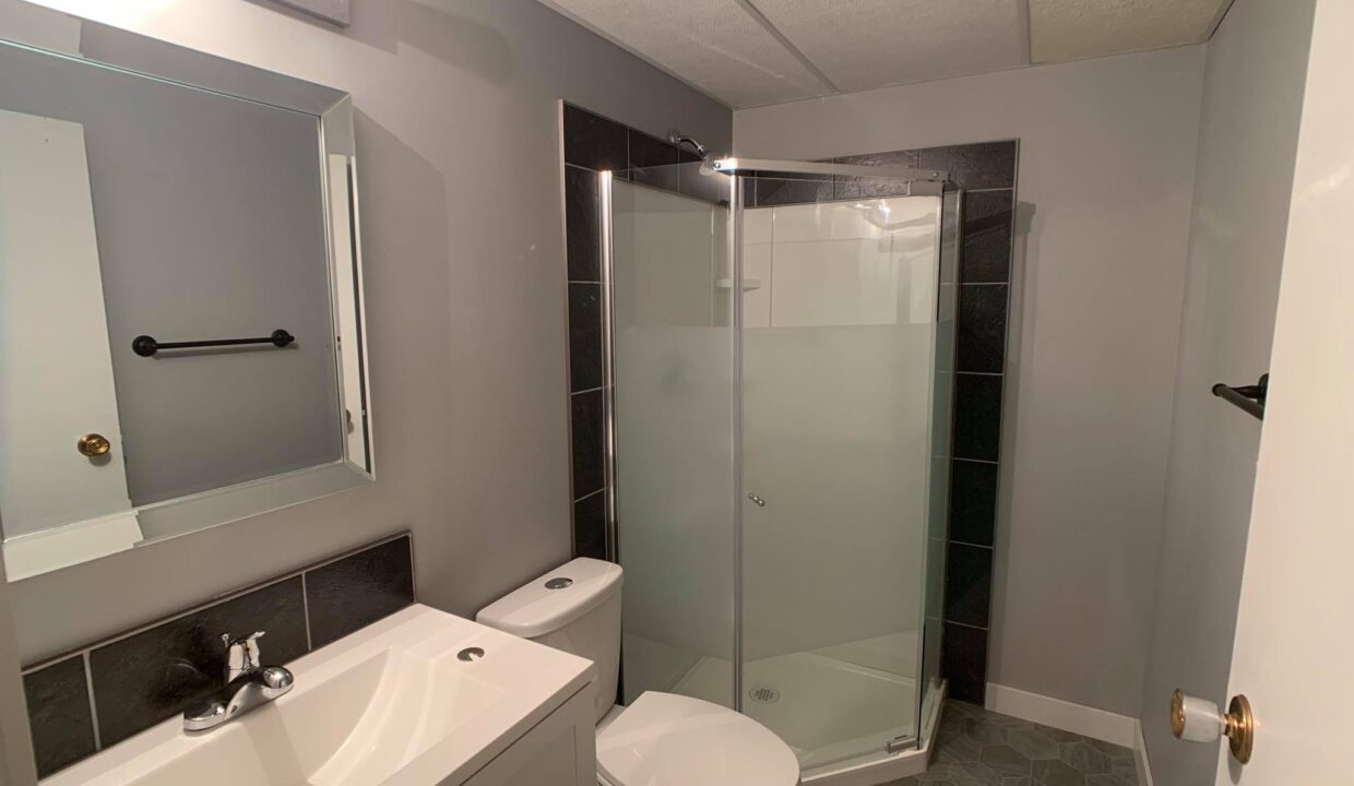 (est) 18 Rossmere Pl SE (12)
