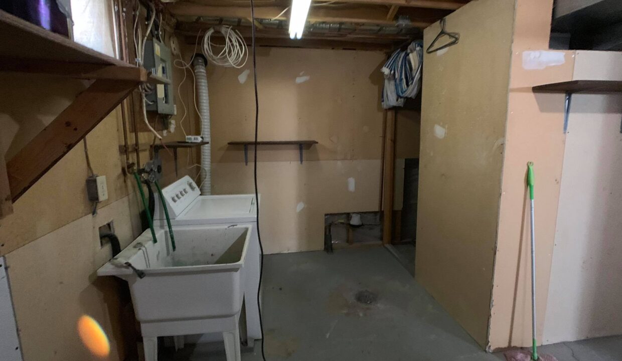 (est) 18 Rossmere Pl SE (16)