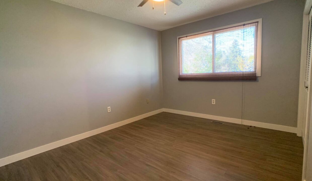 (est) 18 Rossmere Pl SE (20)