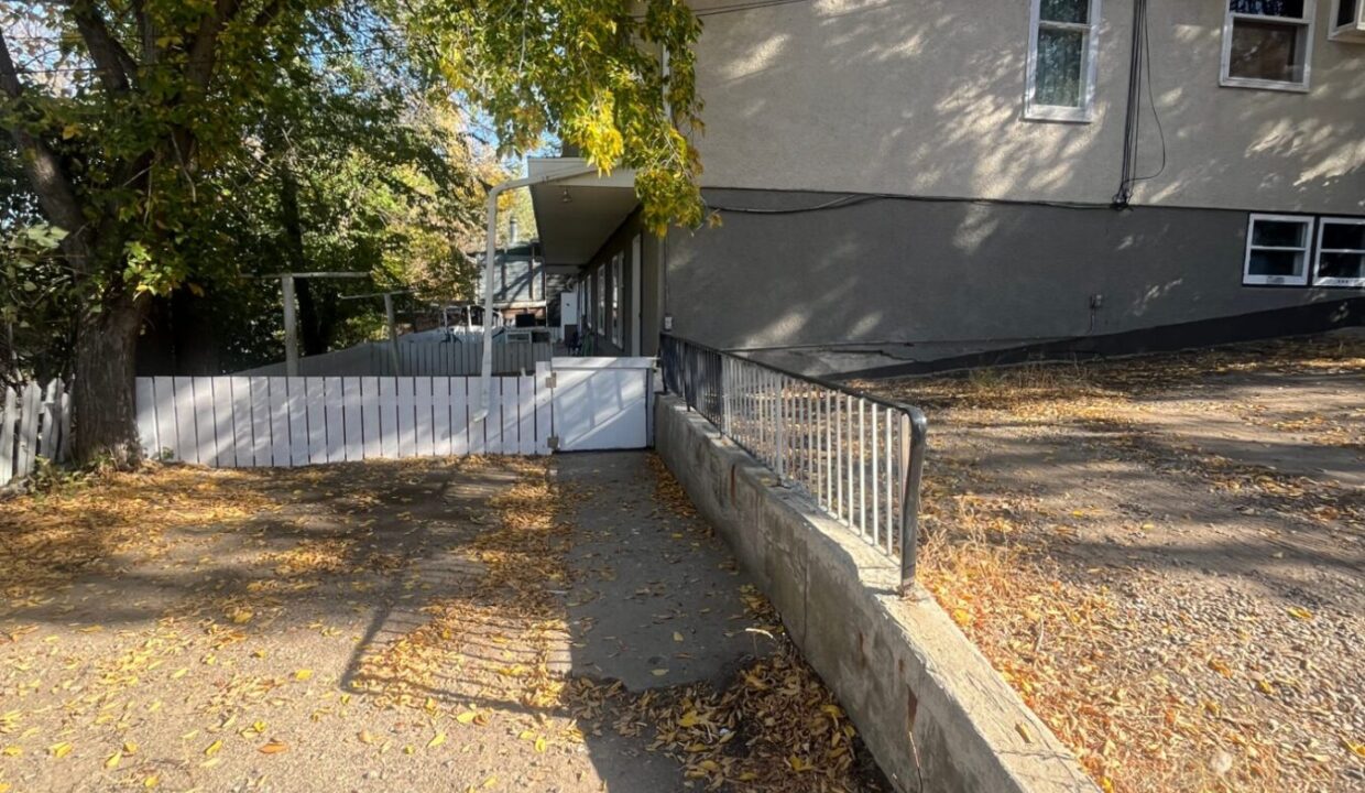 3-78 2nd Street SW — 02